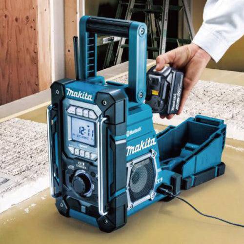 マキタ 充電機能付ラジオ MR300　バッテリ、充電器別売